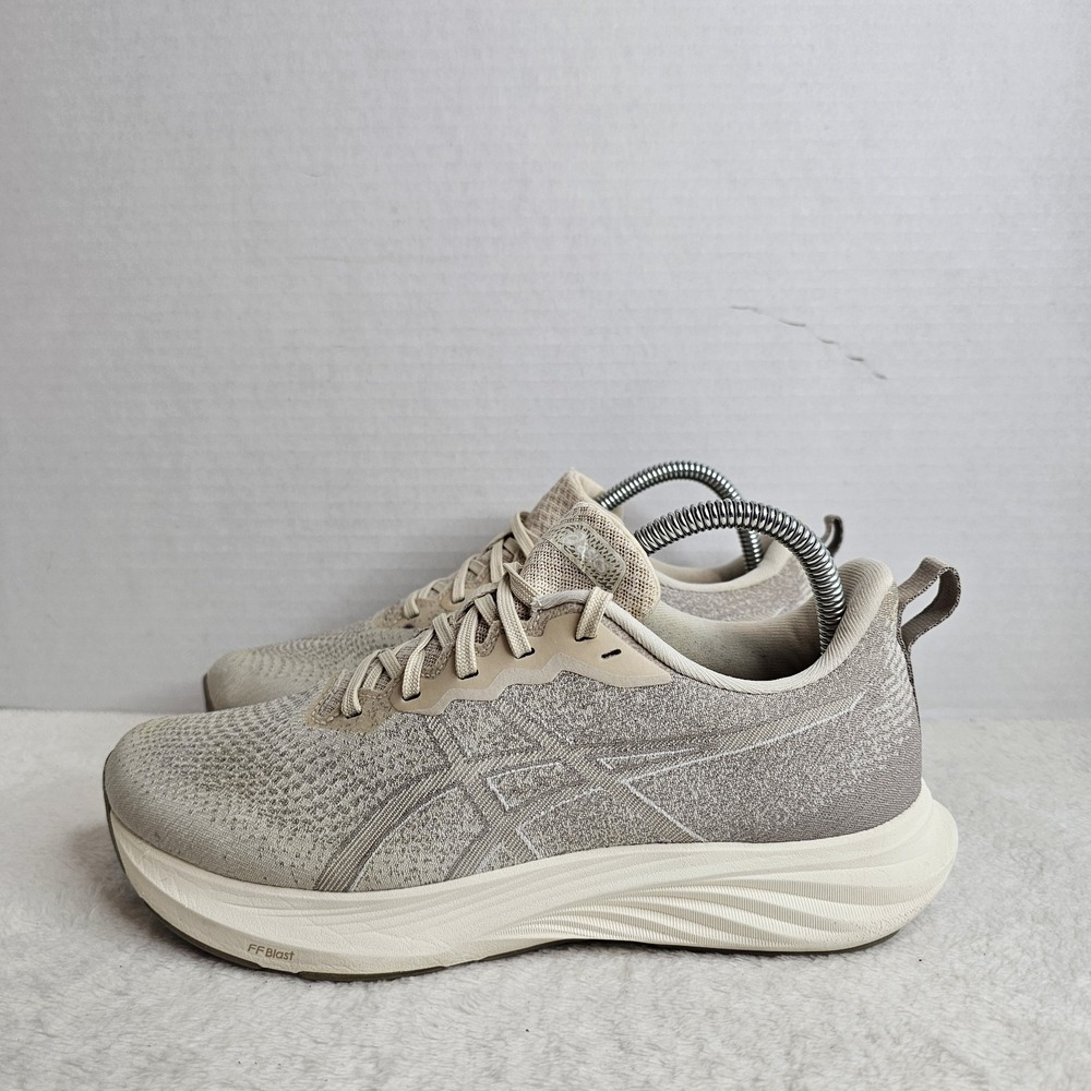 US Women's Size 8 - ASICS DYNABLAST 4 running shoes in the Oatmeal/Moonrock